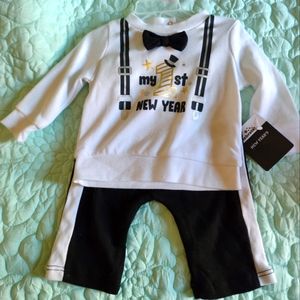 A Brand new 0-3 month New Years outfit